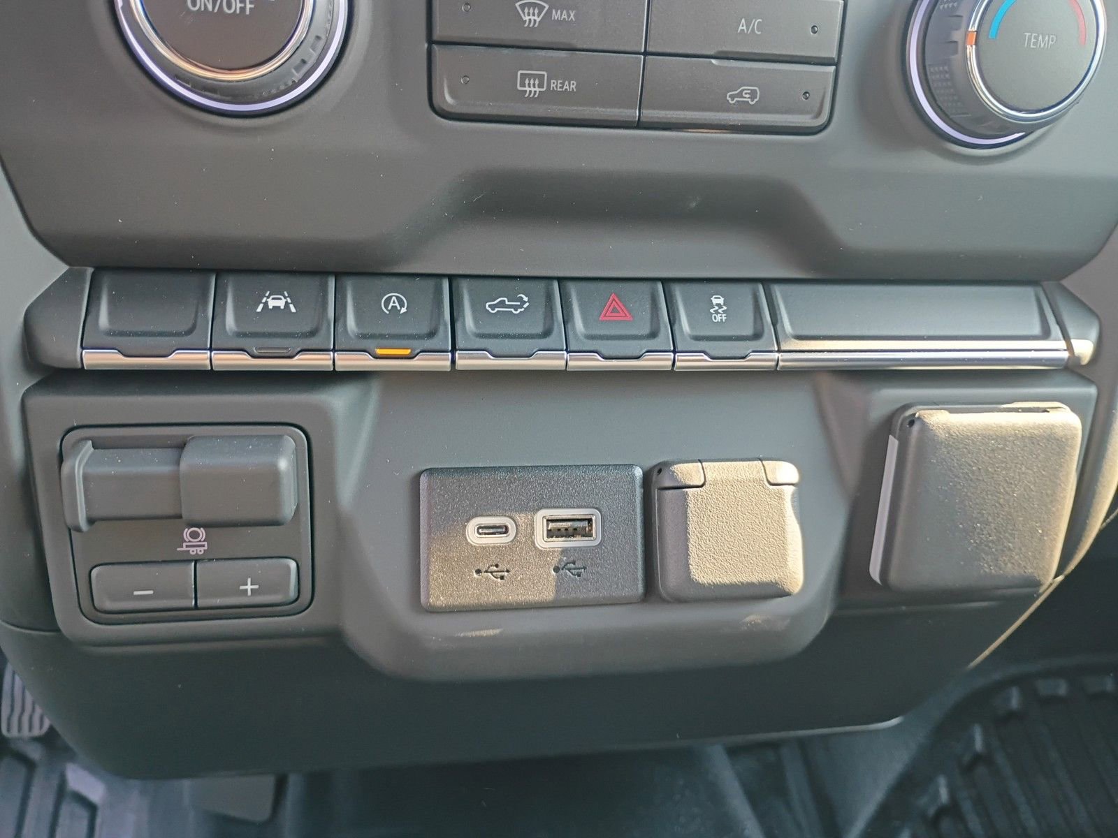 New 2025 Chevrolet Silverado 1500 W/T w/ WT Value Package image 26