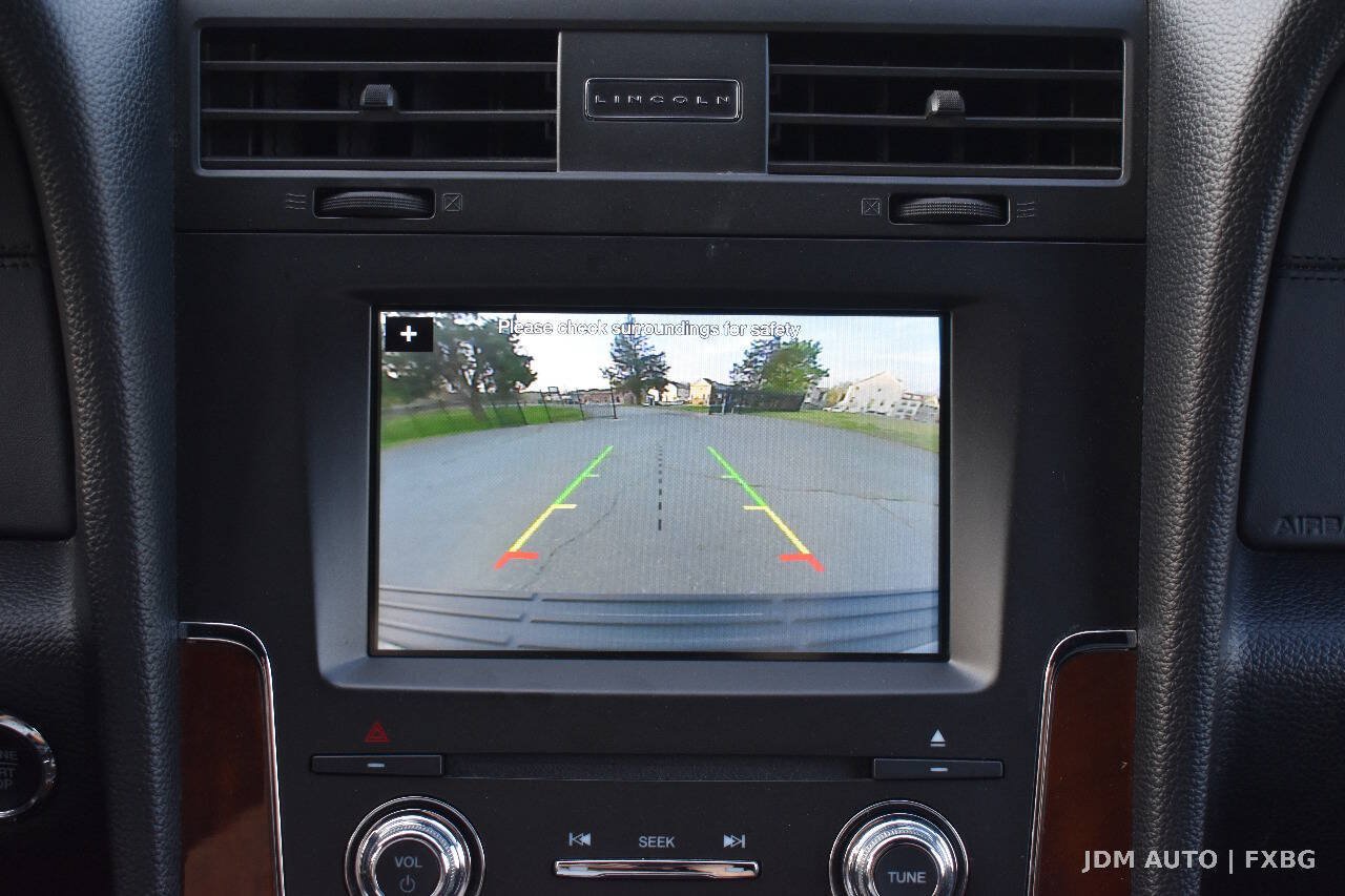 Used 2017 Lincoln Navigator Select AWD/4WD image 25