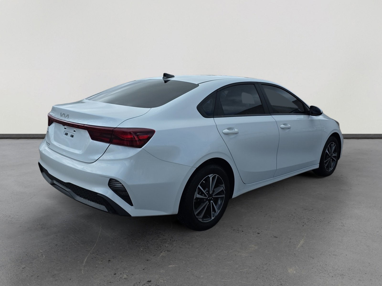 Used 2024 Kia Forte LXS image 5