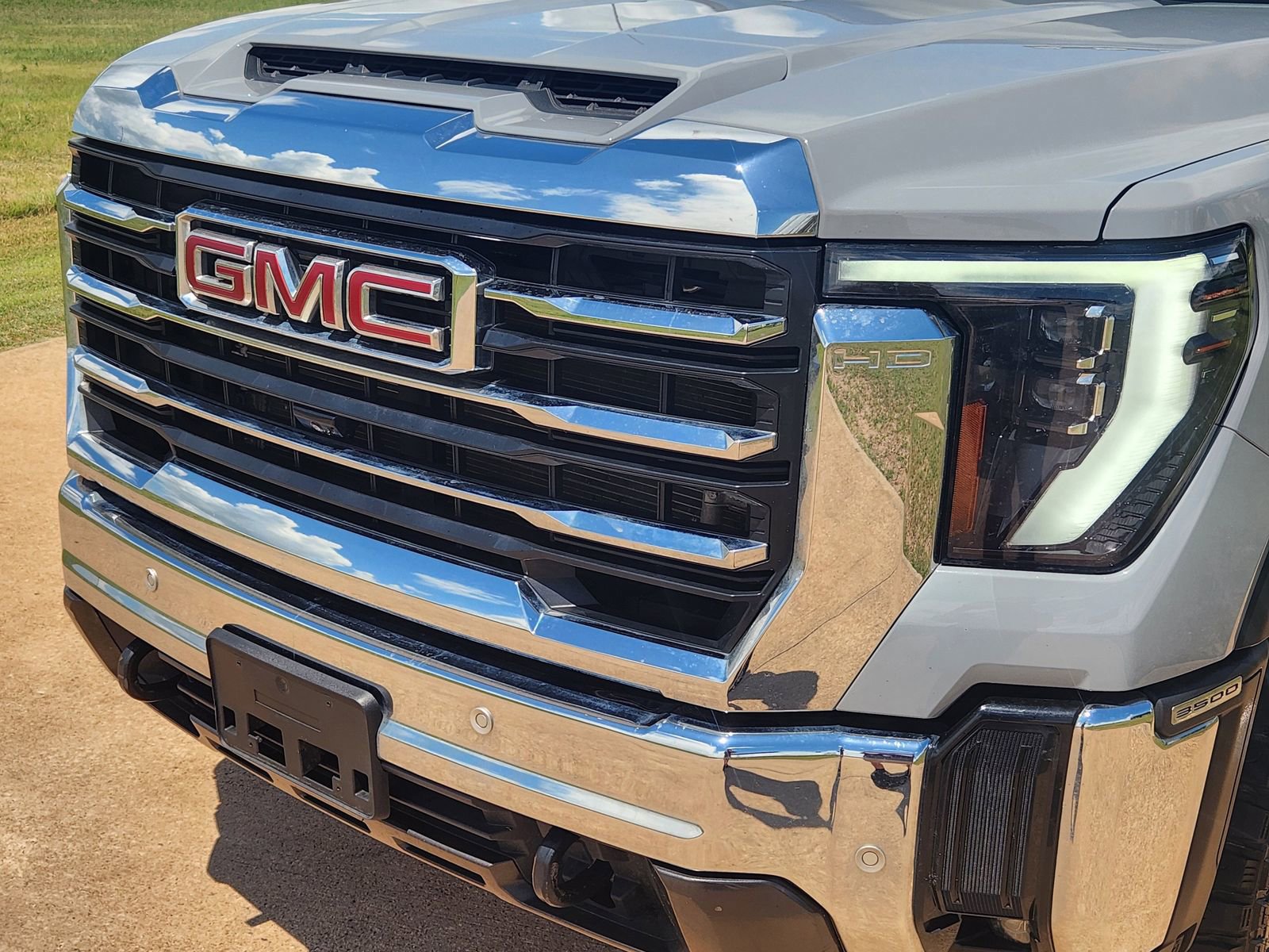 Used 2024 GMC Sierra 3500 SLT w/ Texas SLT Premium Package AWD/4WD image 10