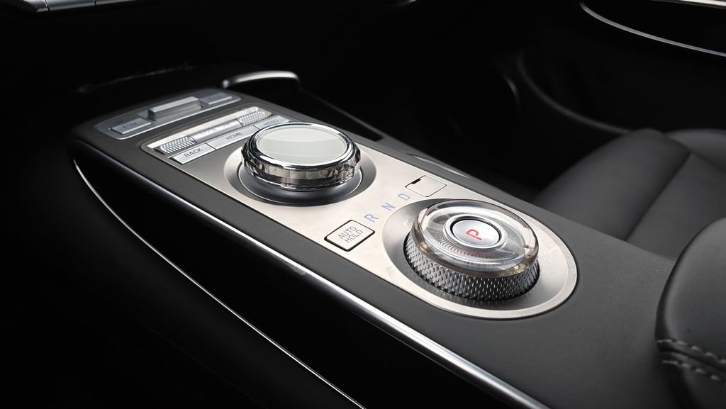 Used 2025 Genesis GV70 2.5T image 35