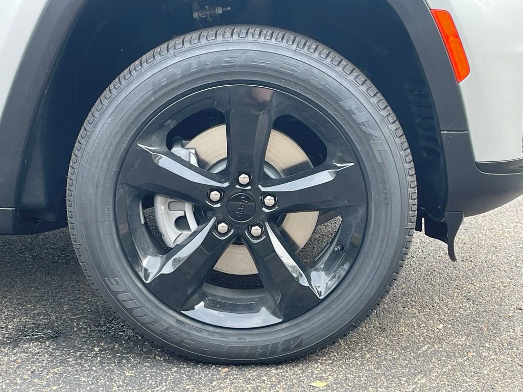 New 2025 Jeep Grand Cherokee L Altitude image 9