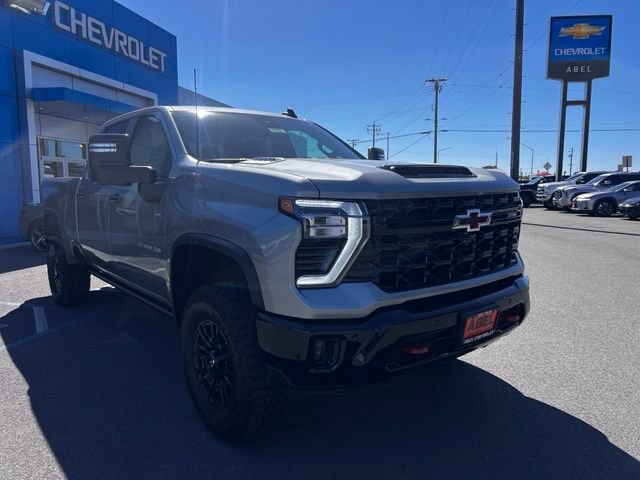 New 2026 Chevrolet Silverado 2500 ZR2 AWD/4WD image 3