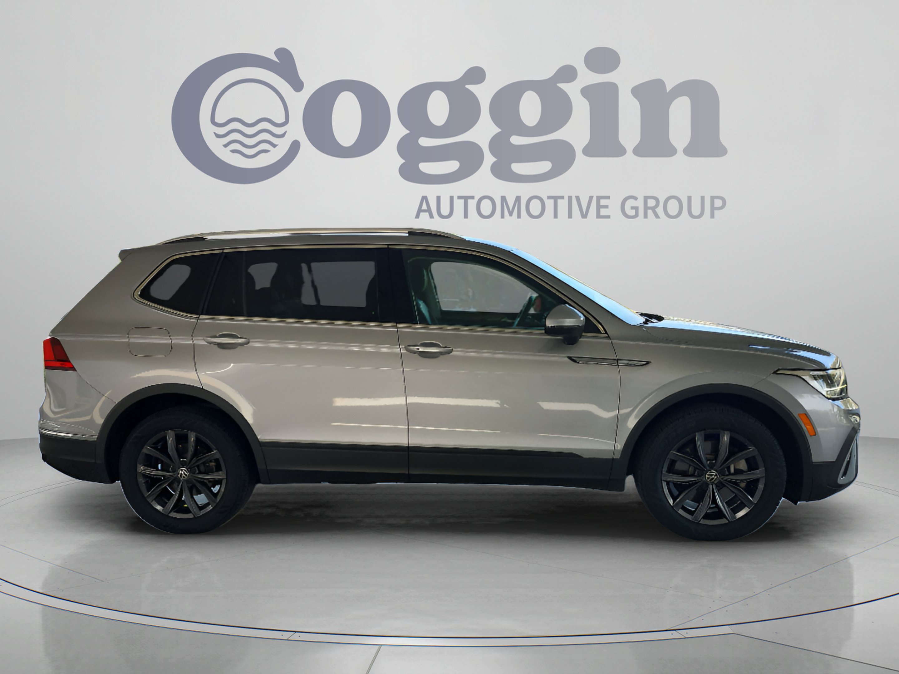 Used 2023 Volkswagen Tiguan SE FWD image 6