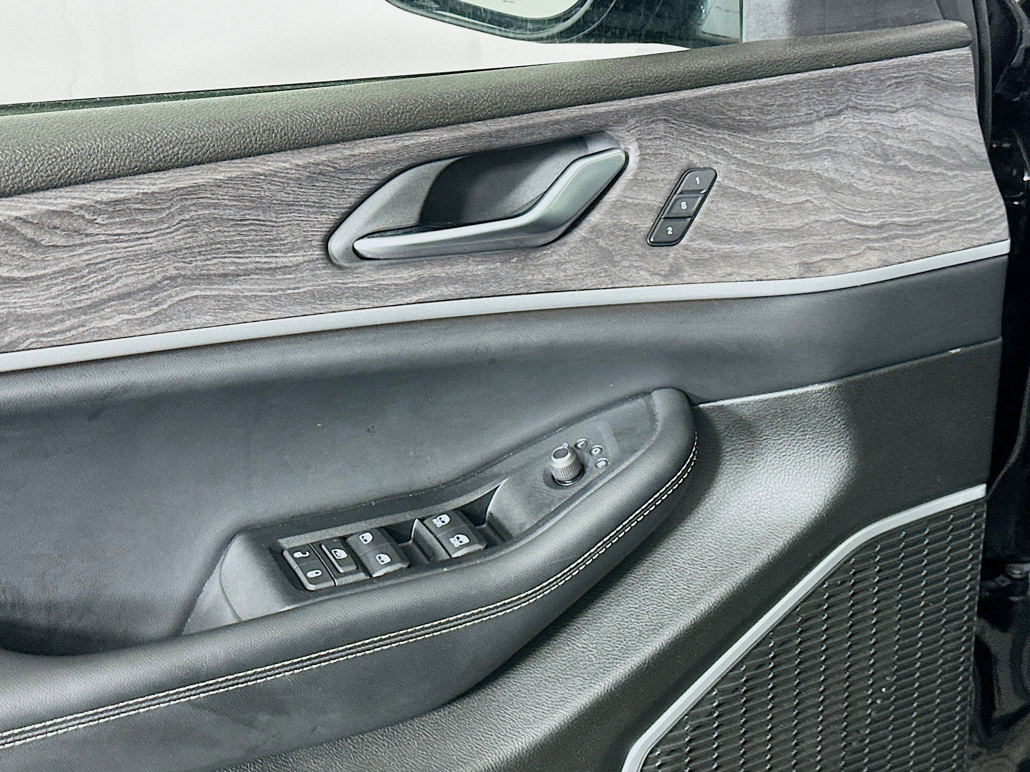 Used 2022 Jeep Grand Cherokee Limited 4xe w/ MOPAR Finishing Package image 15