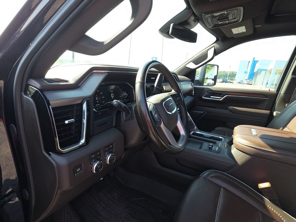 Used 2025 GMC Sierra 2500 Denali AWD/4WD image 16
