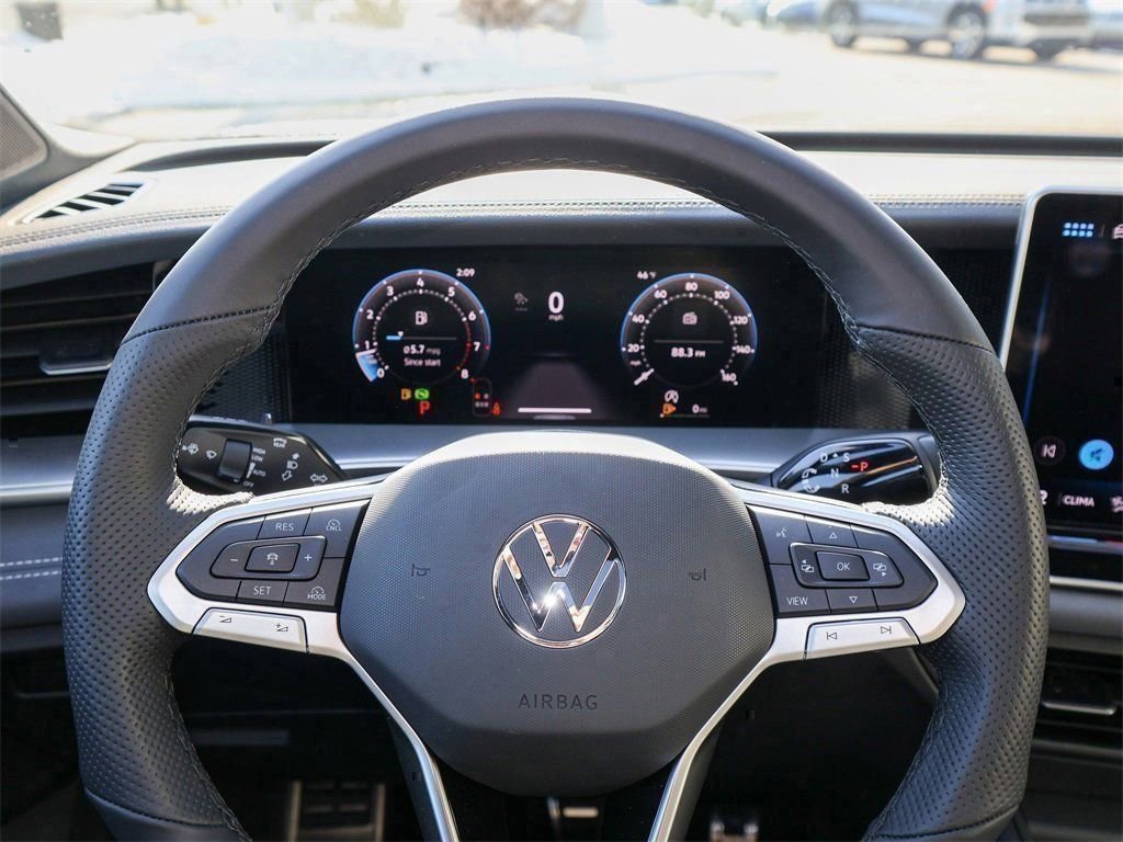 New 2026 Volkswagen Tiguan SE R-Line image 22