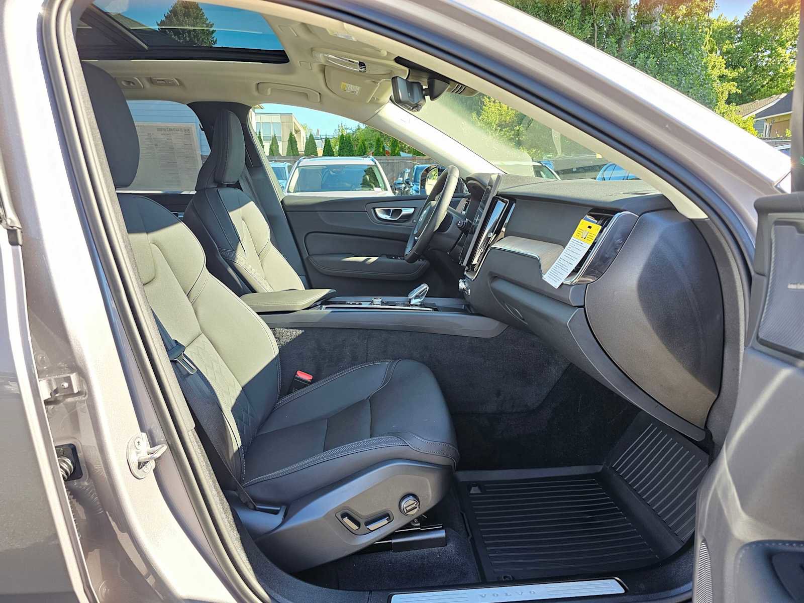 New 2026 Volvo XC60 B5 Plus w/ Protection Package Premier image 10