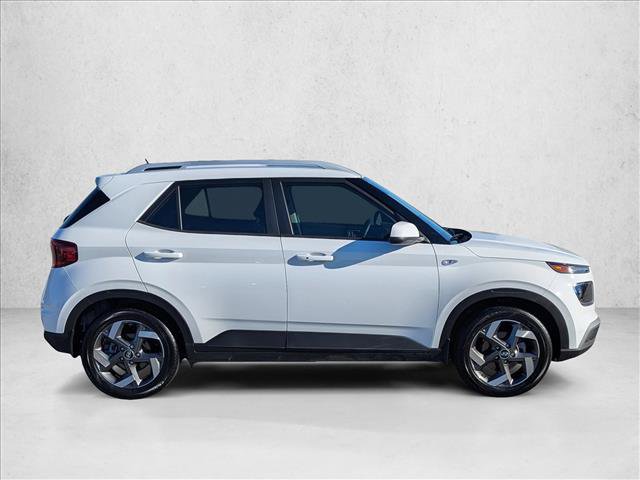 Certified 2025 Hyundai Venue SEL FWD image 4