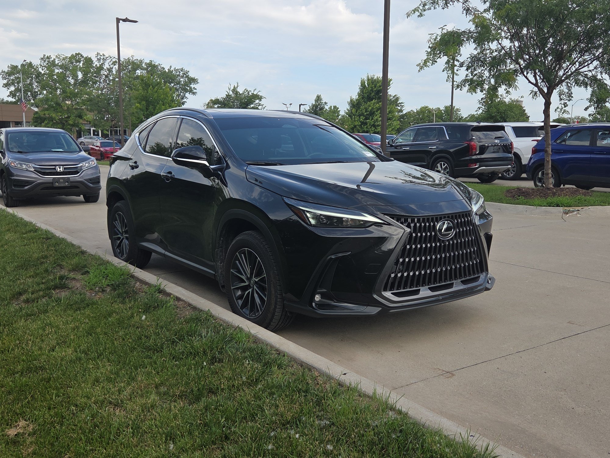 Used 2025 Lexus NX 350 AWD w/ Accessory Package (2T) image 9