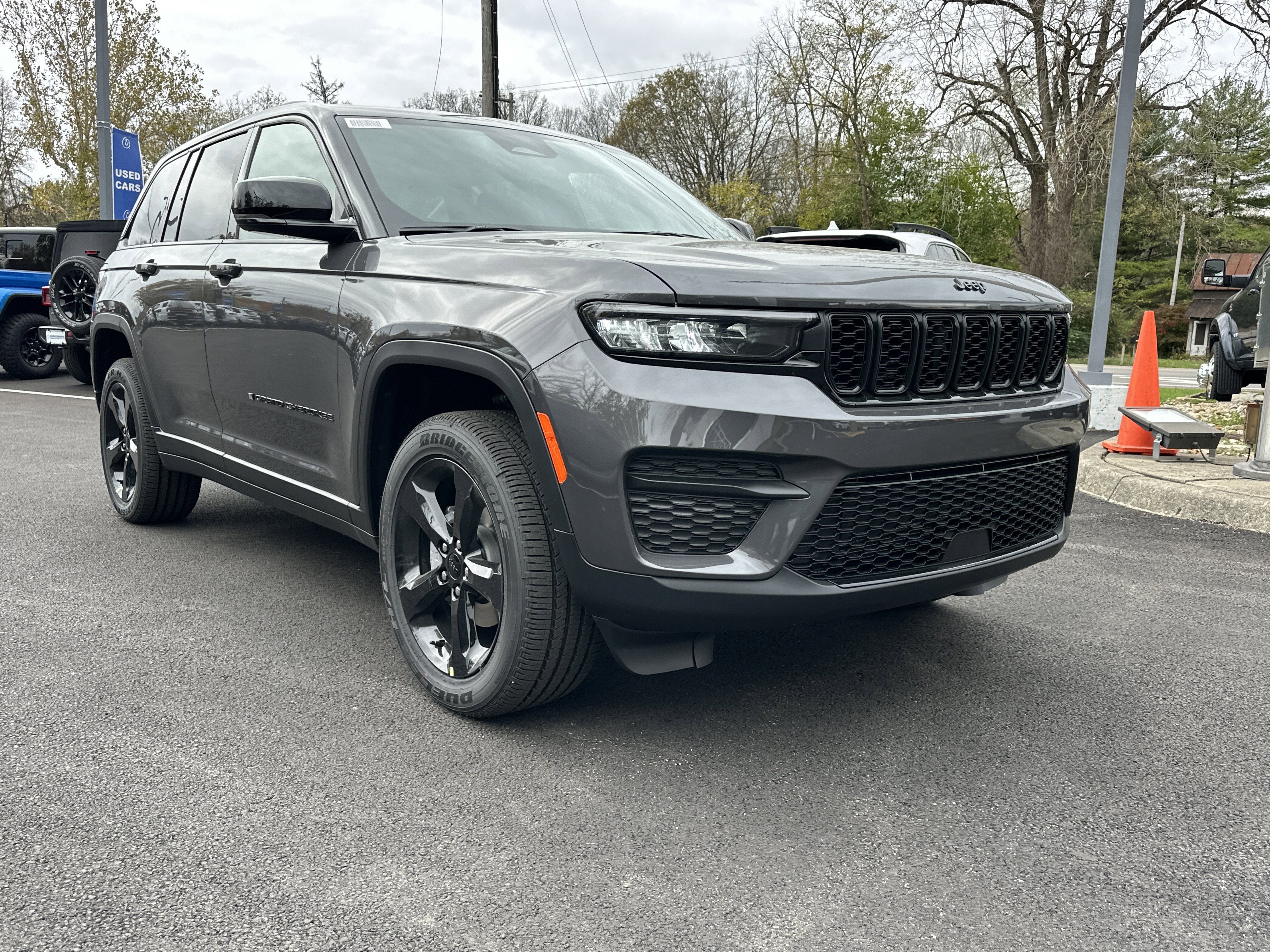 New 2025 Jeep Grand Cherokee Altitude image 20