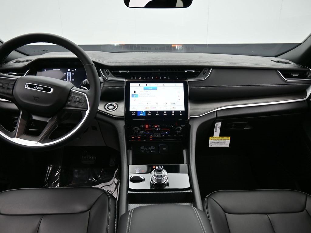 New 2025 Jeep Grand Cherokee Limited w/ Trailer Tow Package image 14