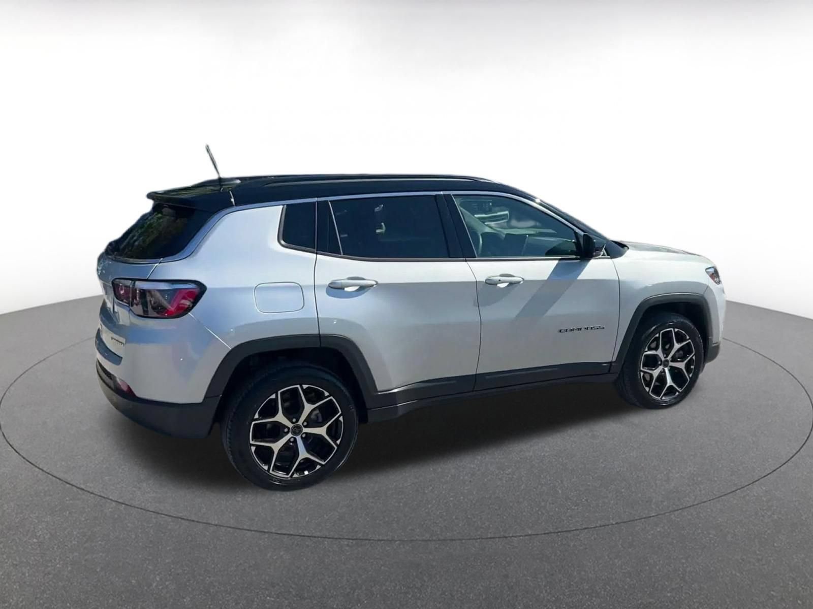Used 2025 Jeep Compass Limited AWD/4WD image 14