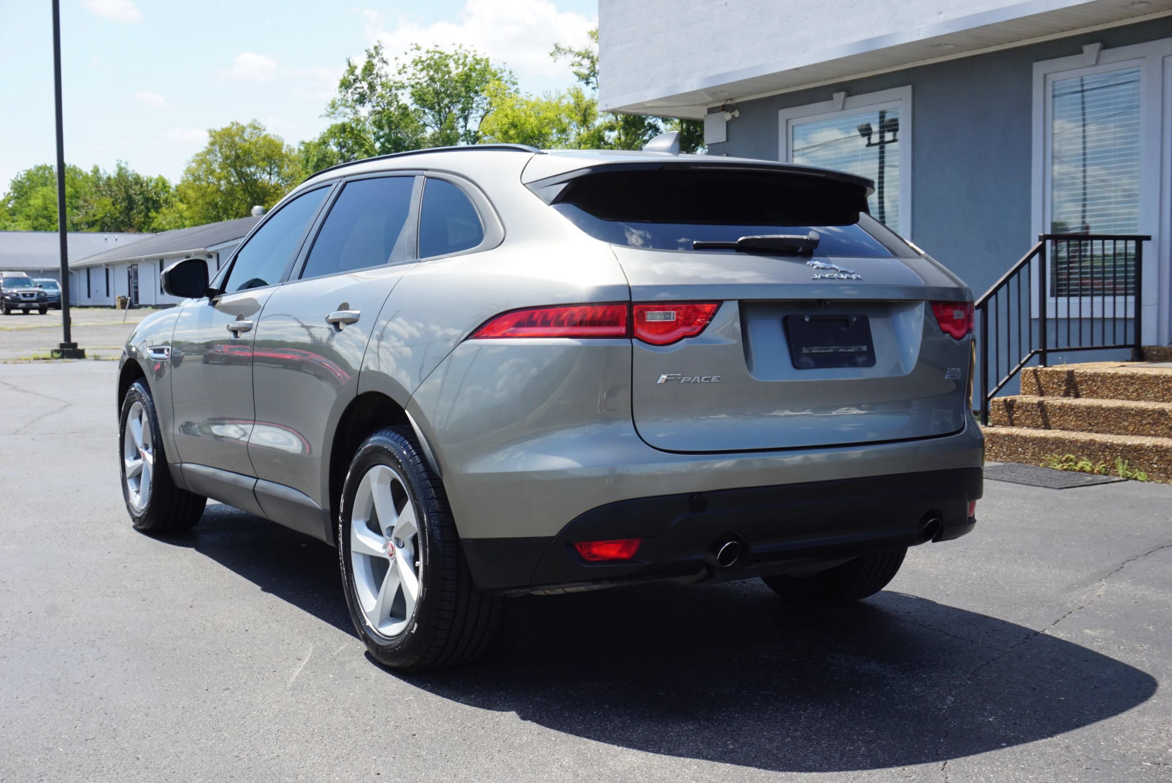 Used 2018 Jaguar F-PACE Premium AWD/4WD image 7