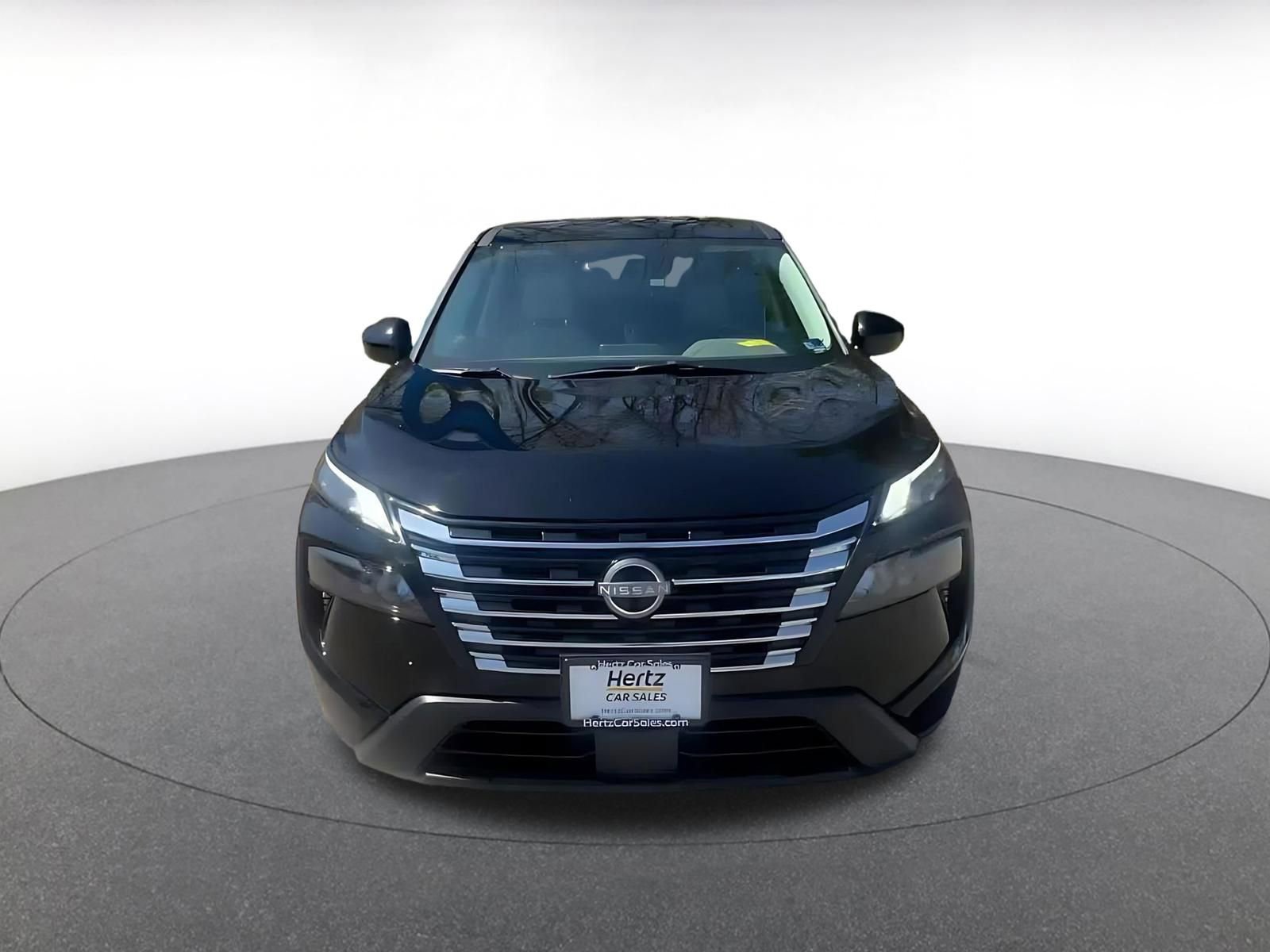 Used 2025 Nissan Rogue SV image 4