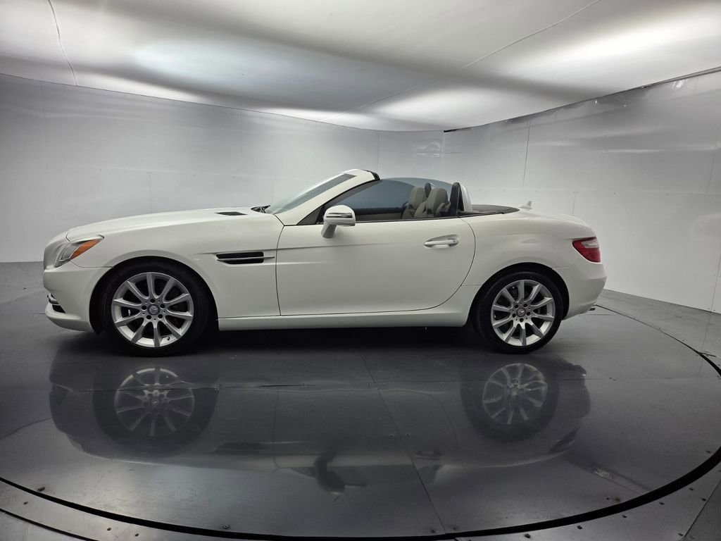 Used 2016 Mercedes-Benz SLK 300 image 6