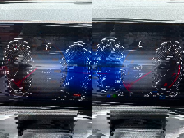 Used 2024 Mercedes-Benz GLB 250 image 24