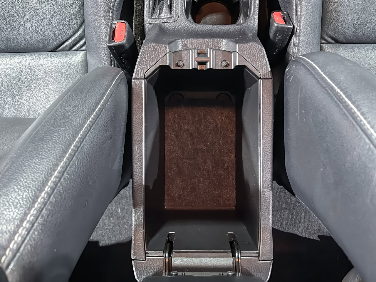 Used 2017 Toyota RAV4 Limited image 29