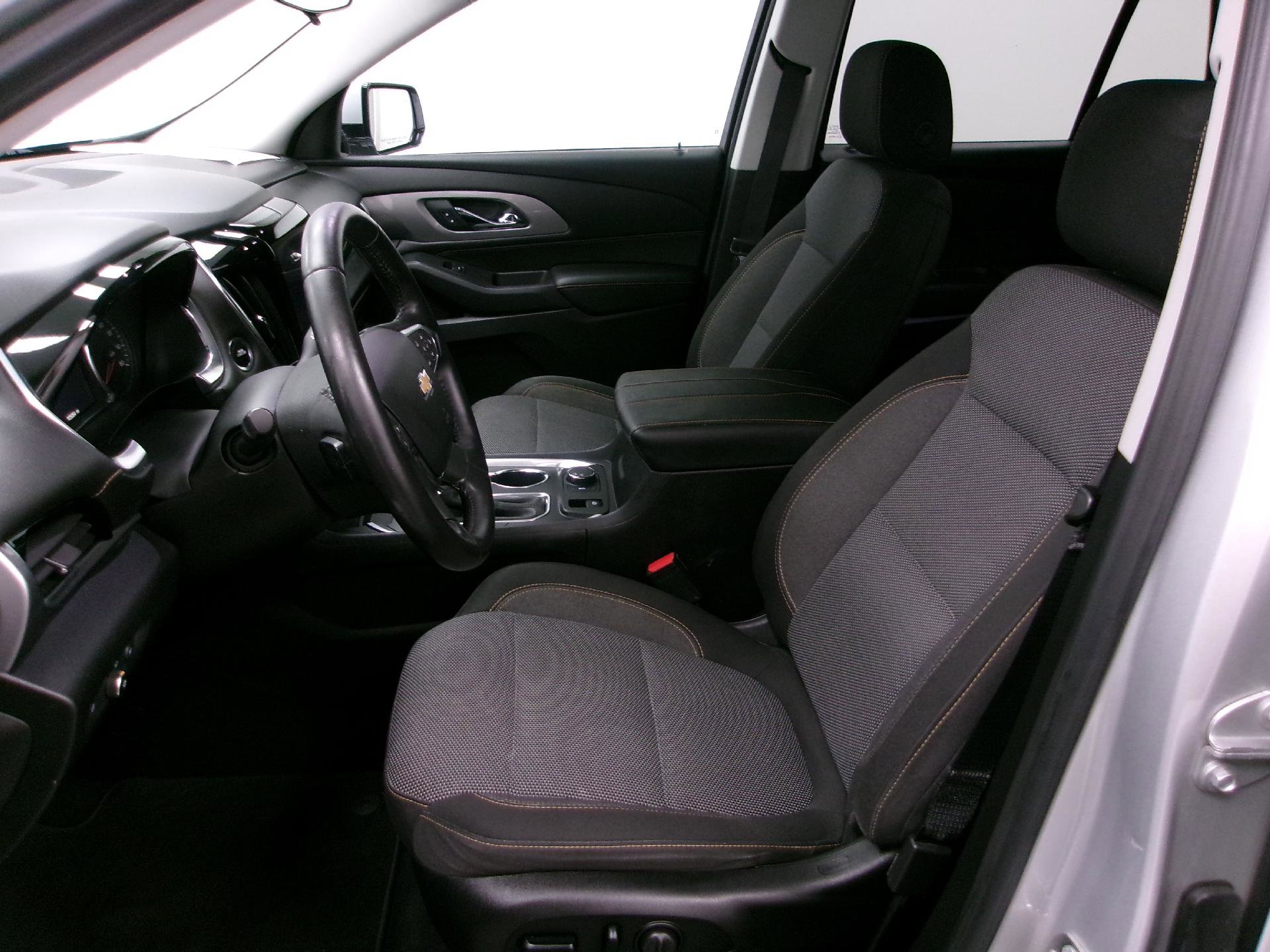 Used 2018 Chevrolet Traverse LT FWD image 10