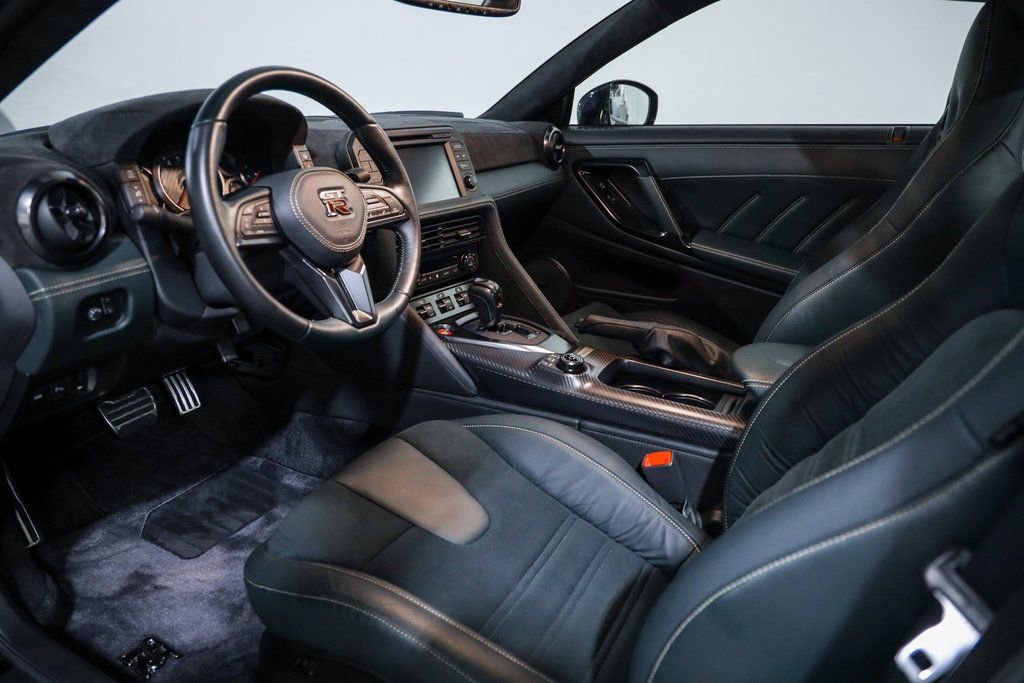Used 2021 Nissan GT-R Premium AWD/4WD image 32
