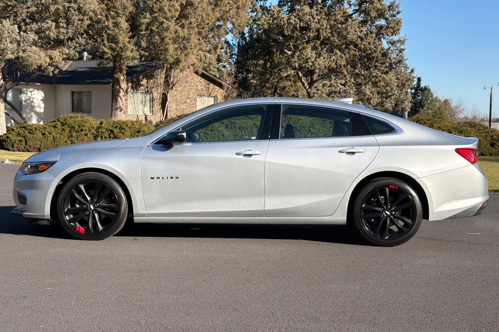 Used 2018 Chevrolet Malibu LT w/ Leather Package image 8