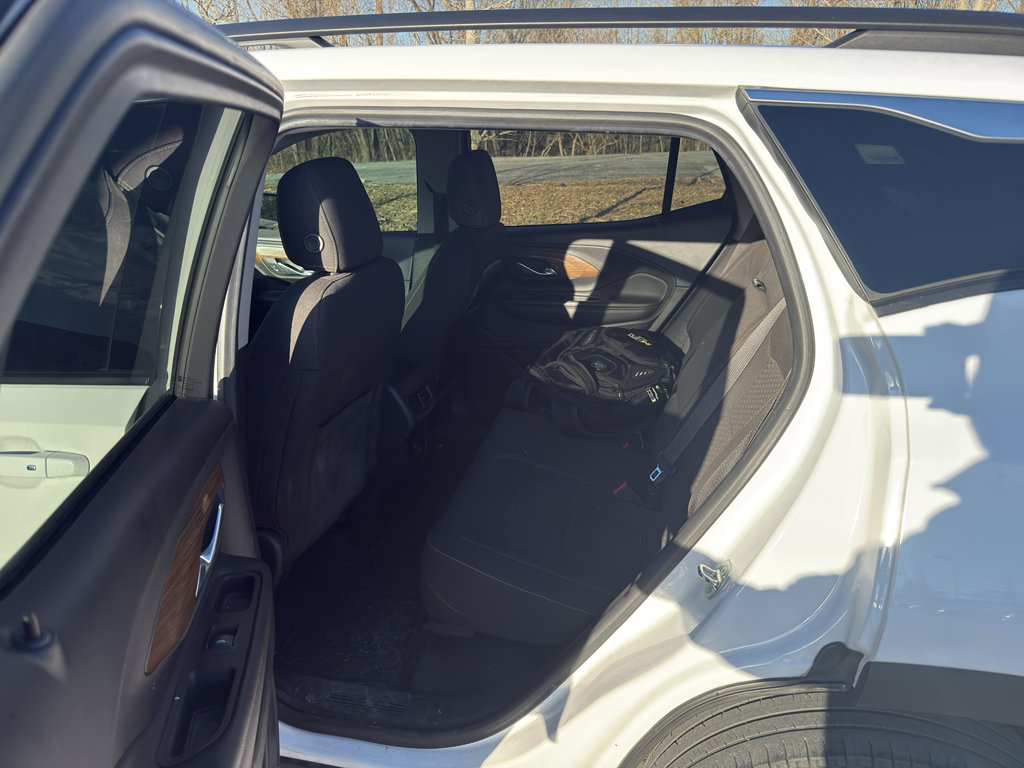 Used 2018 GMC Terrain SLE w/ Driver Convenience Package image 9