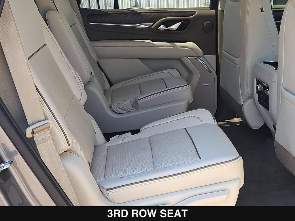 Used 2021 GMC Yukon Denali w/ Denali Ultimate Package AWD/4WD image 30