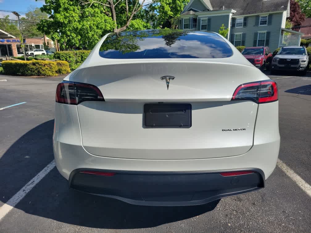 Used 2023 Tesla Model Y AWD image 4