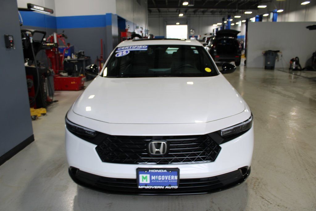 Used 2025 Honda Accord Sport image 3