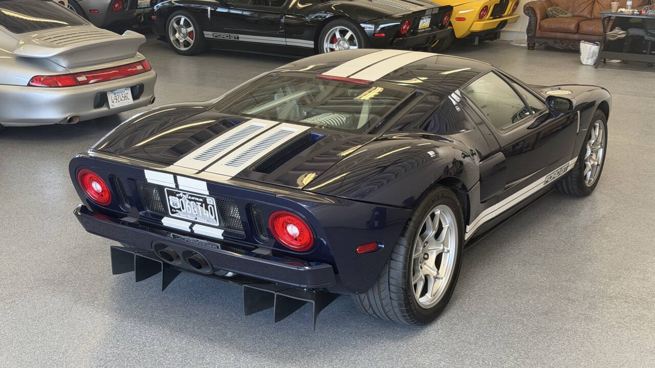 Used 2006 Ford GT RWD image 21