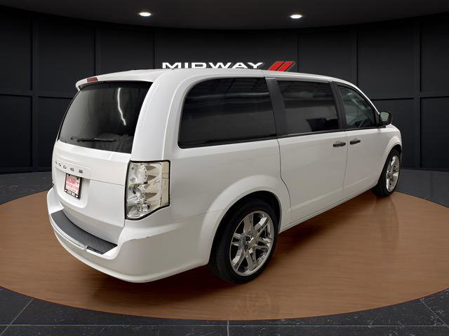 Used 2019 Dodge Grand Caravan SE w/ UConnect Hands-Free Group image 4