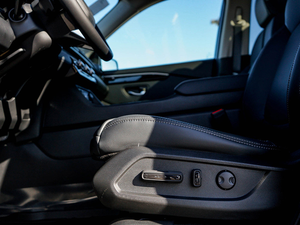 New 2025 Honda Pilot Touring image 19