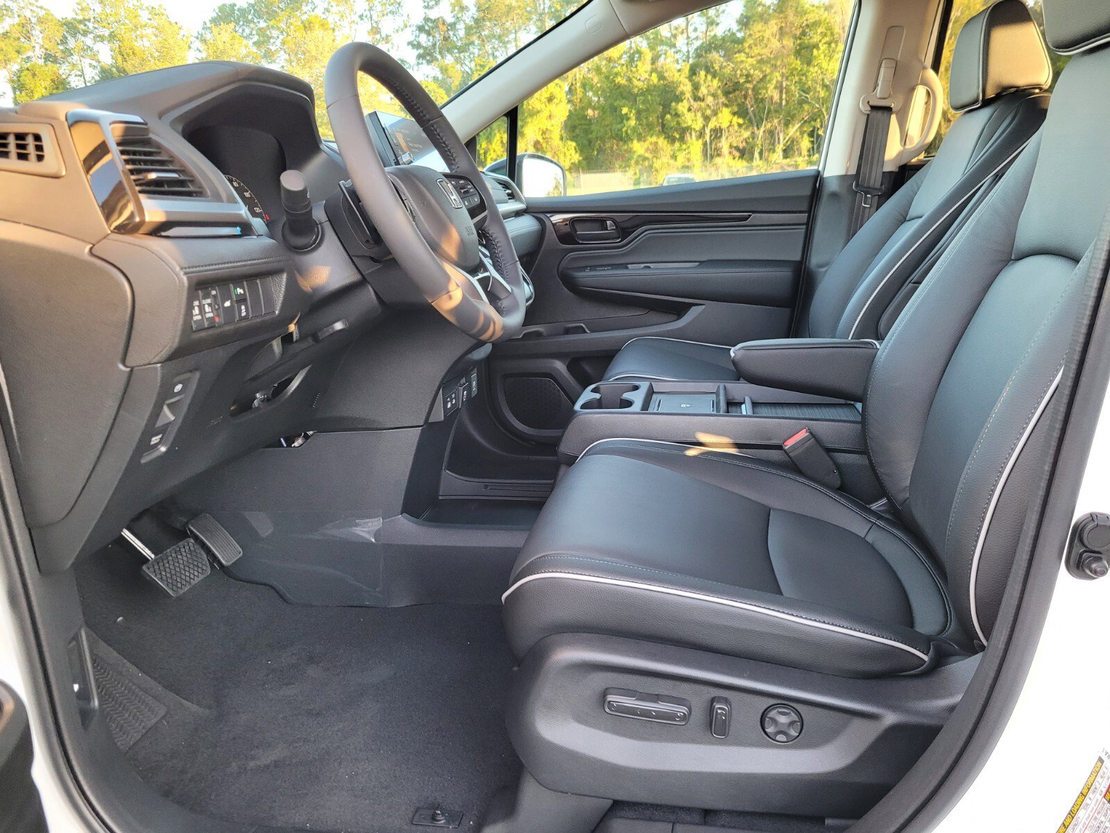 New 2026 Honda Odyssey Touring image 5