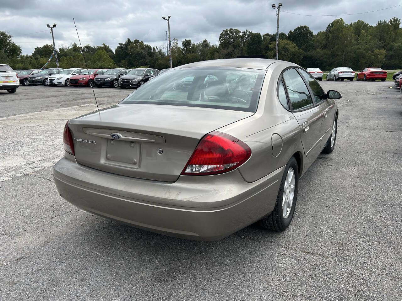 Used 2006 Ford Taurus SEL FWD image 11