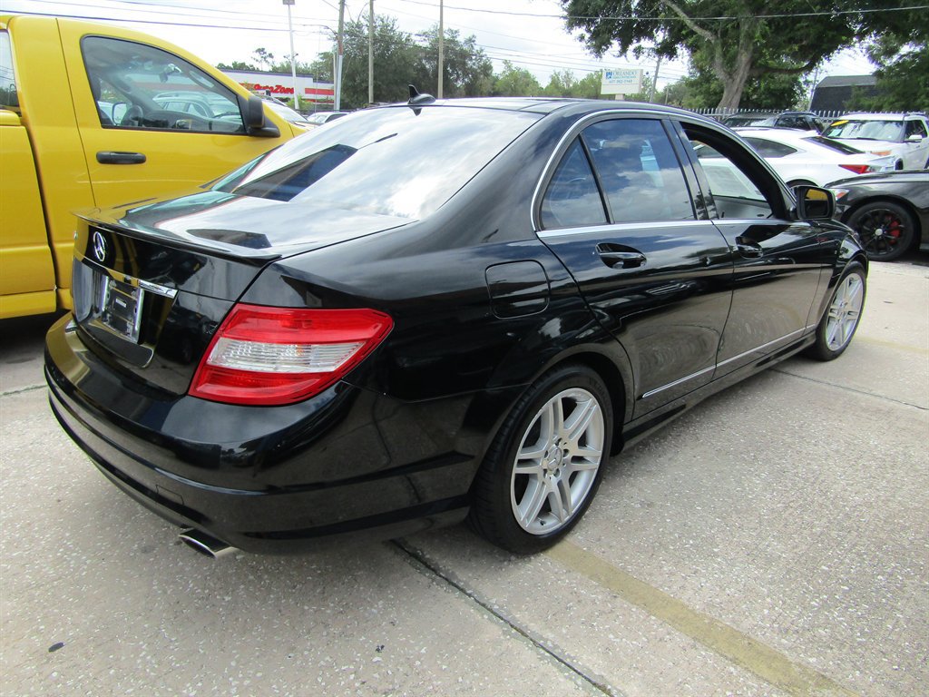 Used 2009 Mercedes-Benz C 350 Sport image 4