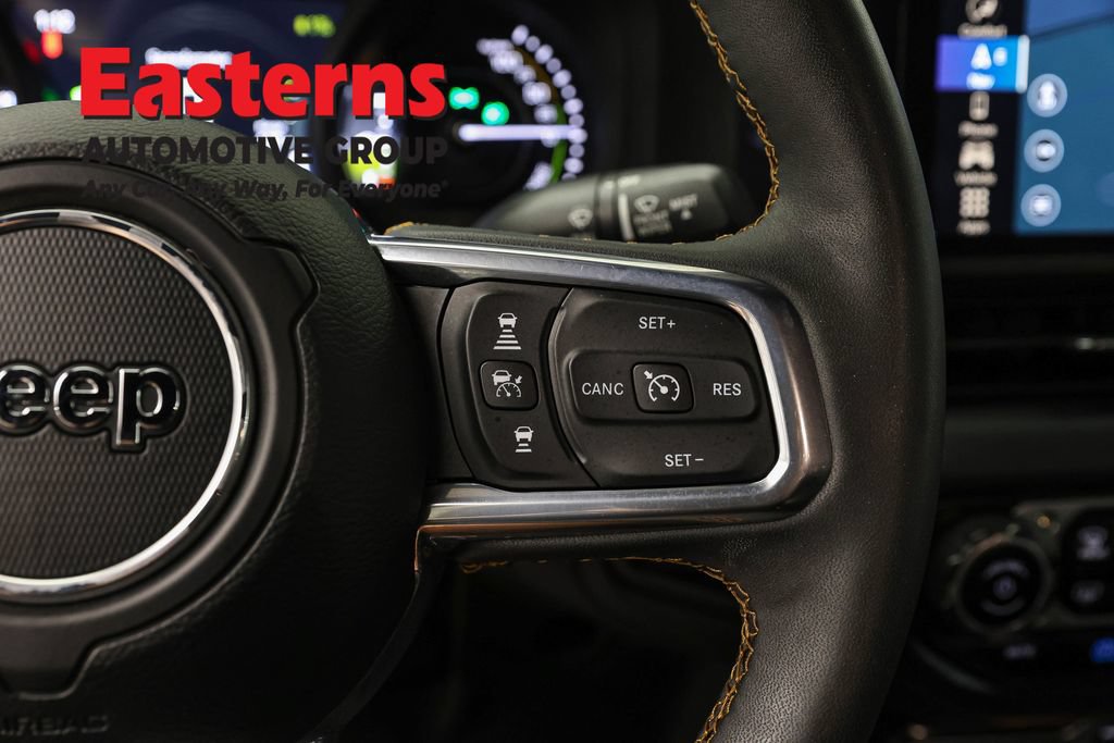 Used 2024 Jeep Wrangler Unlimited Sahara w/ Technology Group AWD/4WD image 18