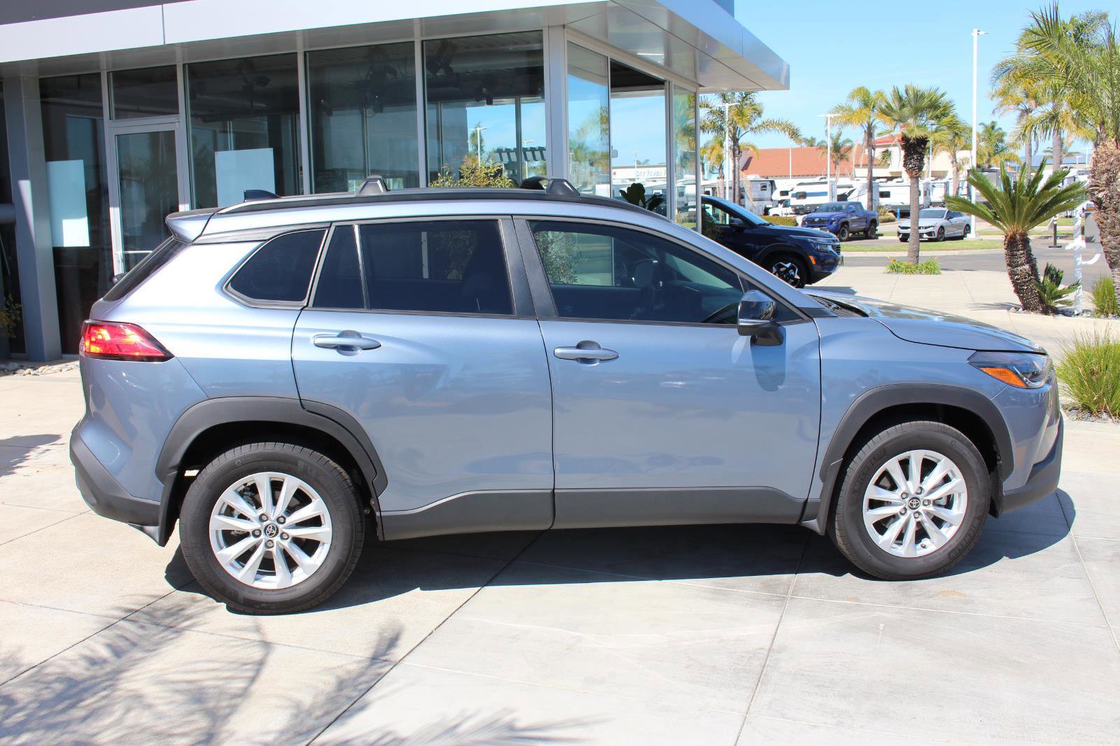 Used 2025 Toyota Corolla Cross LE image 10