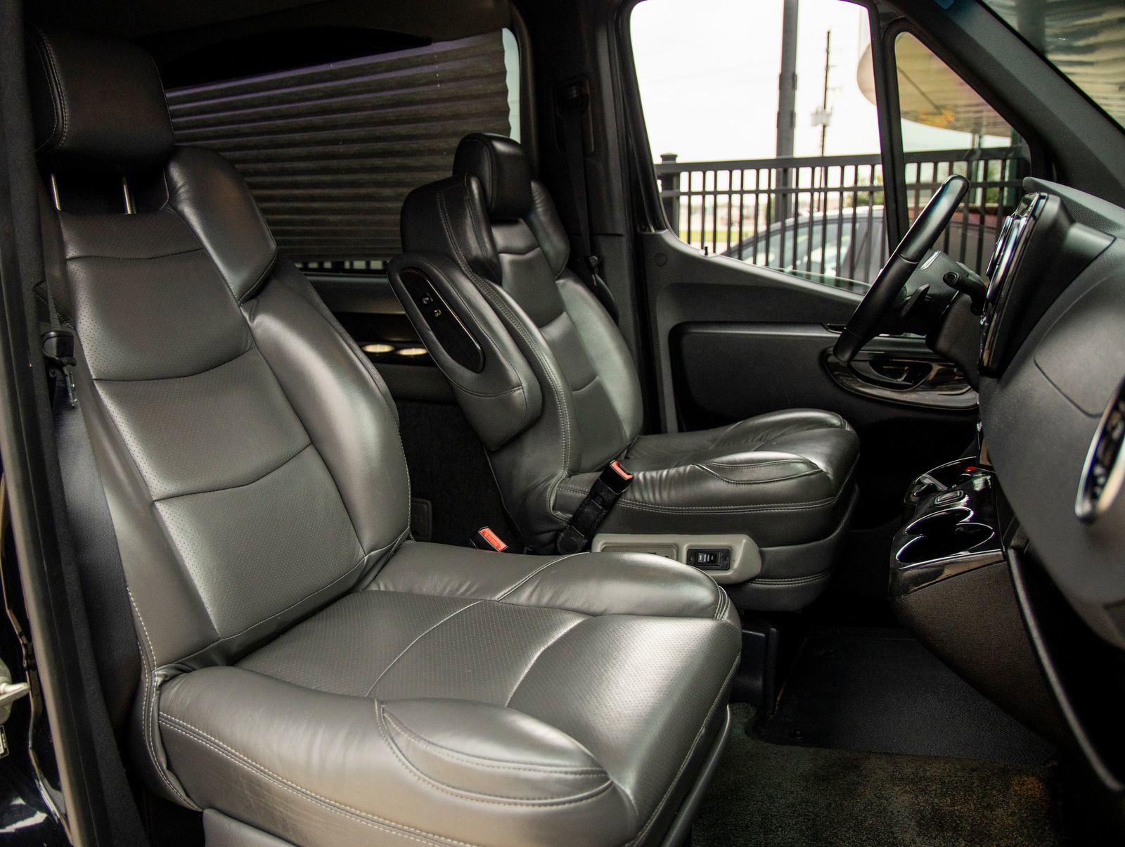 Used 2020 Mercedes-Benz Sprinter 2500 image 54