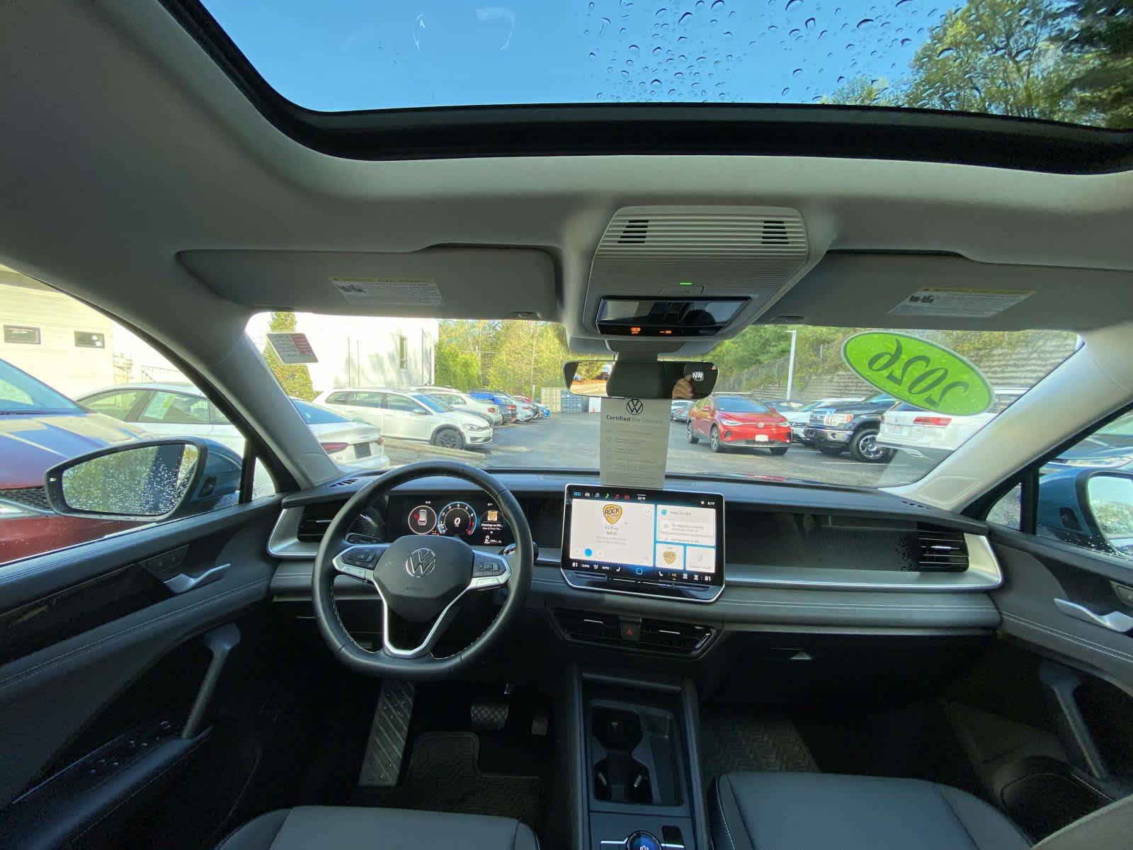 Certified 2026 Volkswagen Tiguan SE w/ Panoramic Sunroof Package AWD/4WD image 19