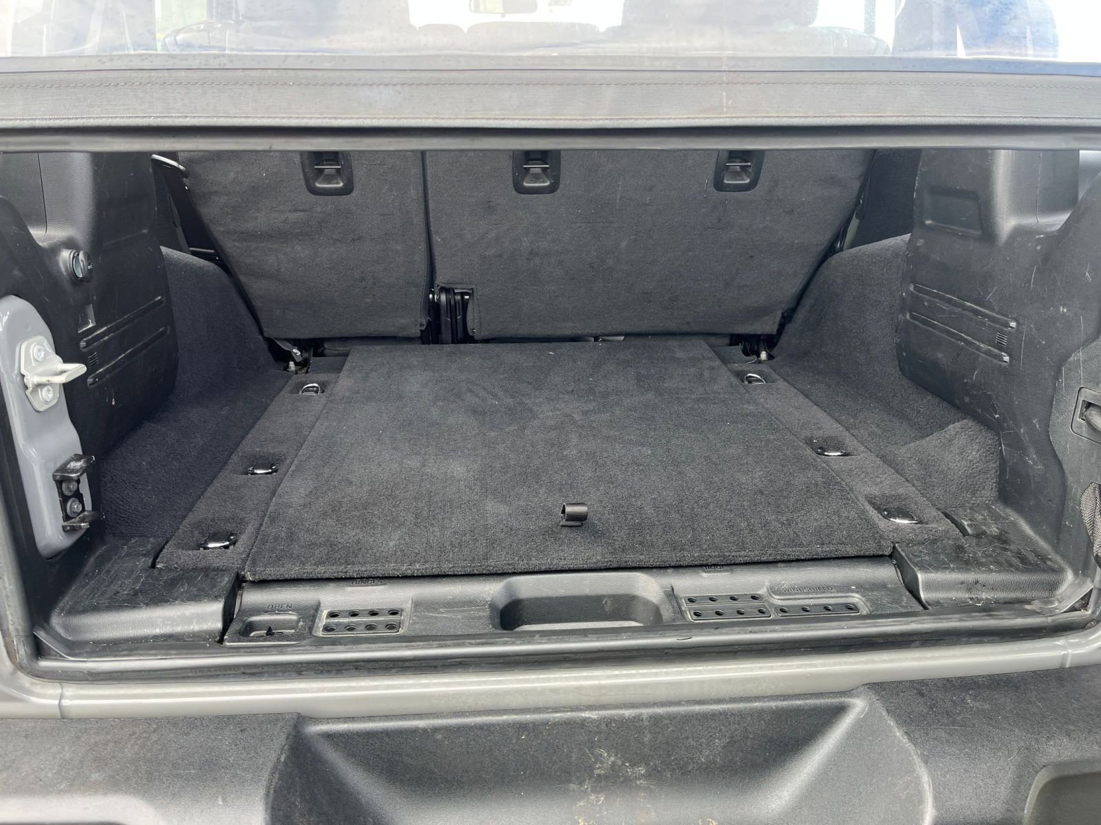 Used 2023 Jeep Wrangler Sport image 30