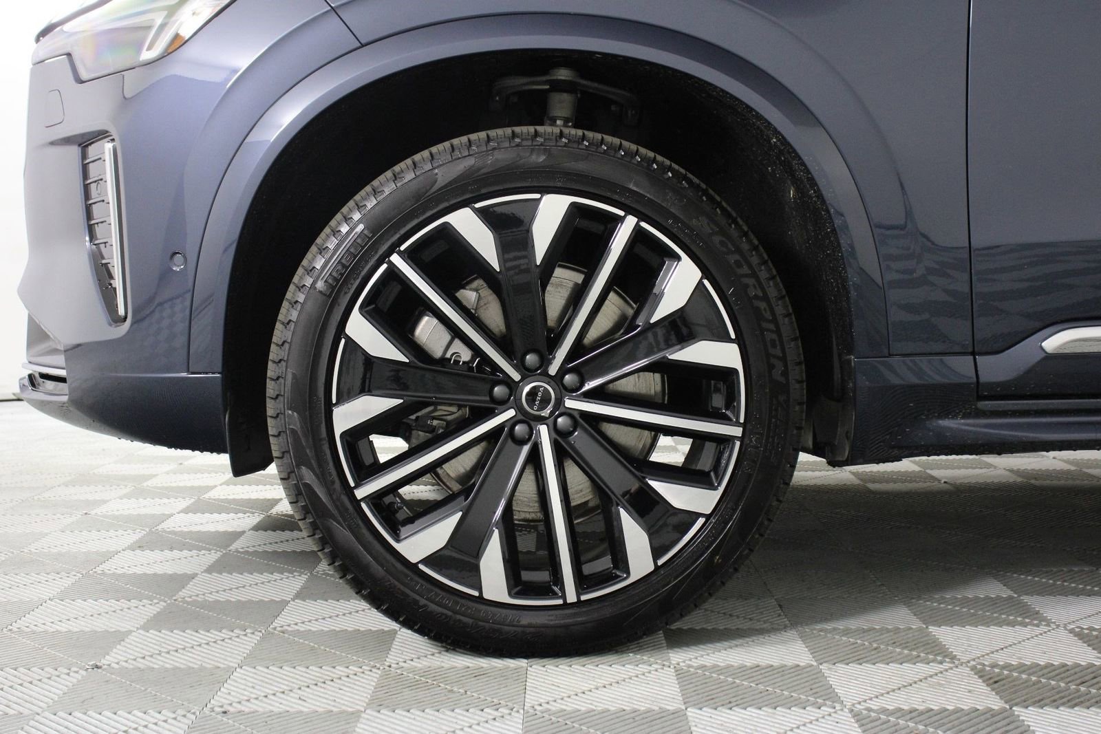 New 2026 Volvo XC90 B6 Ultra image 13