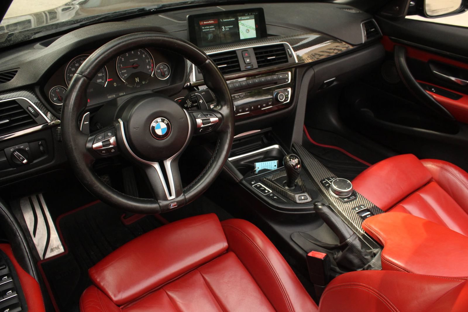 Used 2018 BMW M4 Convertible RWD image 18