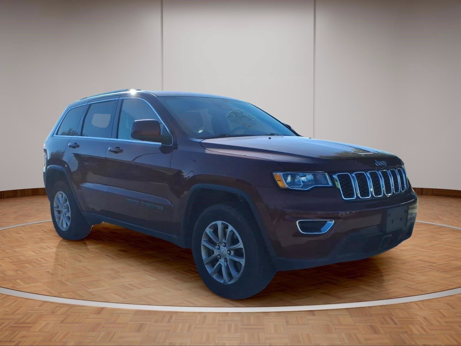 Used 2021 Jeep Grand Cherokee Laredo X AWD/4WD image 2