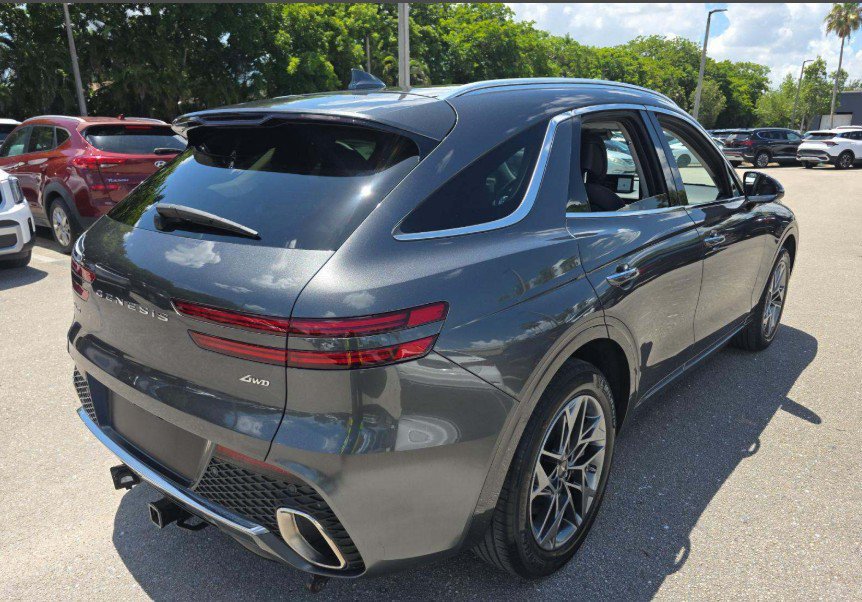 Used 2024 Genesis GV70 2.5T w/ Select Package AWD/4WD image 2