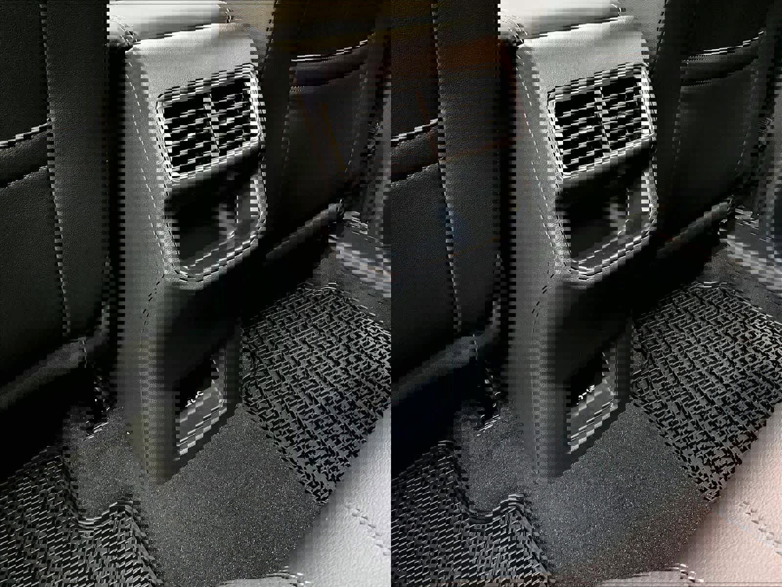 New 2026 Volkswagen Atlas Cross Sport SE image 16