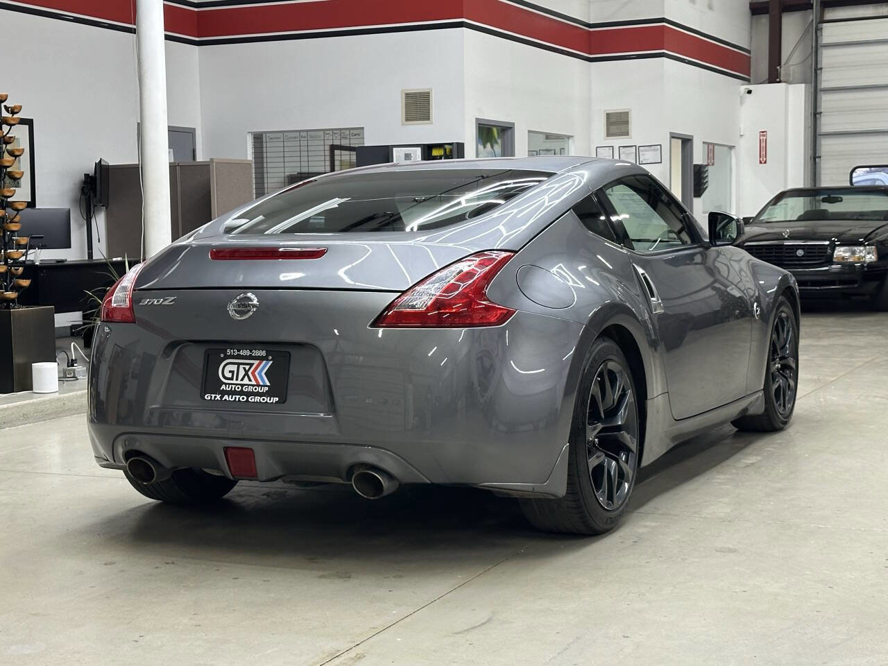 Used 2016 Nissan 370Z Coupe image 2