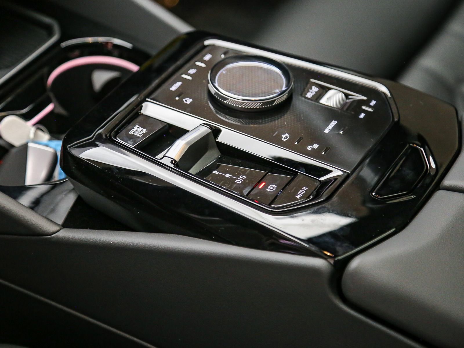 New 2027 BMW 550e xDrive AWD/4WD image 21