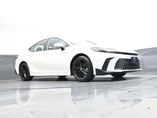 Used 2025 Toyota Camry SE FWD image 31