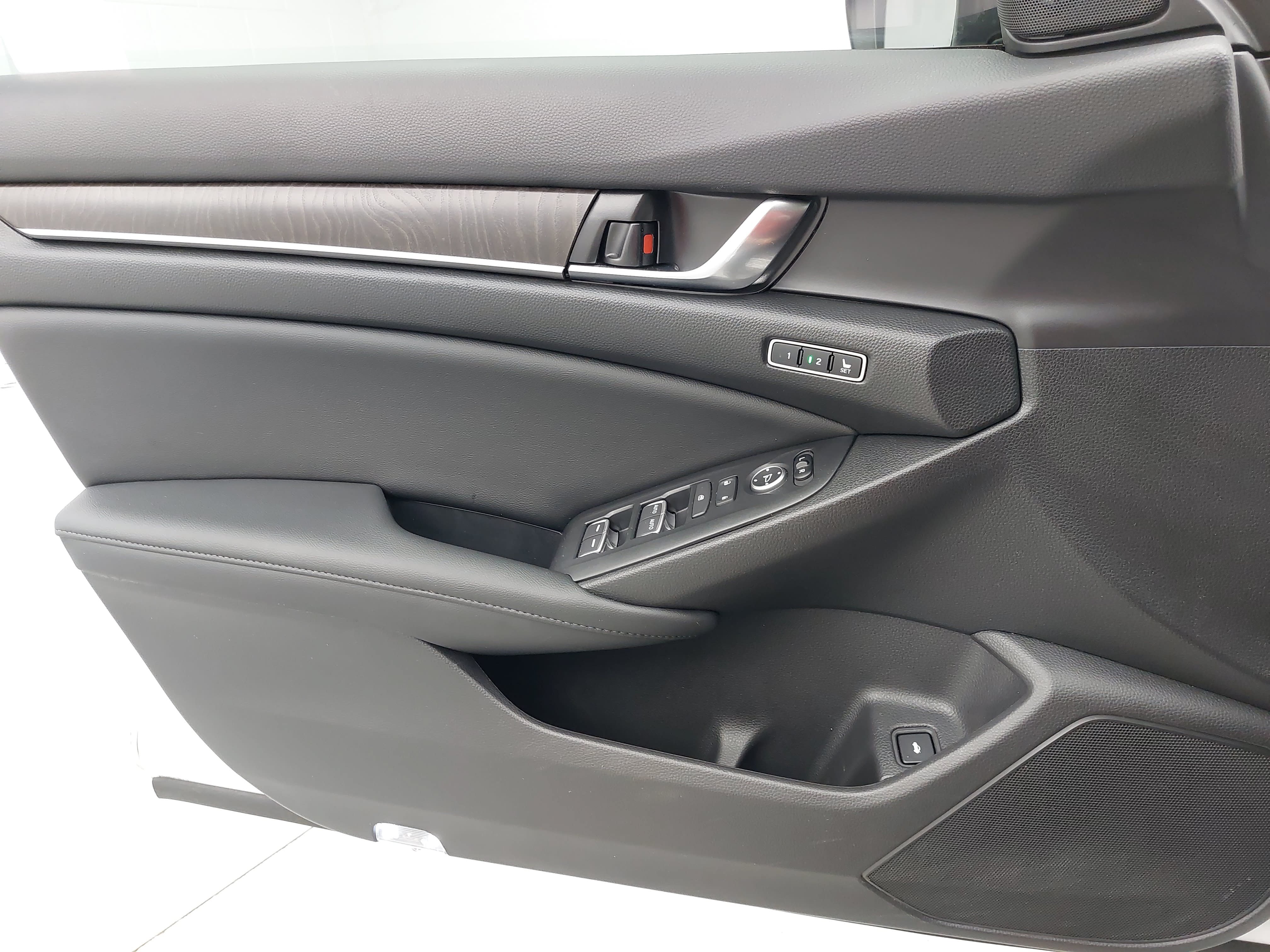 Used 2022 Honda Accord EX-L image 28