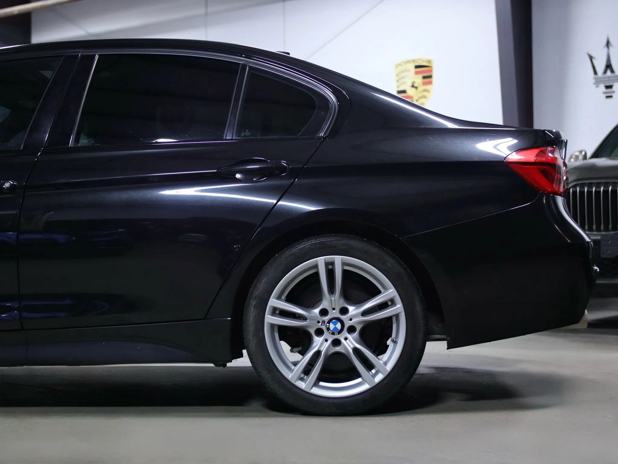 Used 2018 BMW 330i xDrive Sedan w/ M Sport Package image 16